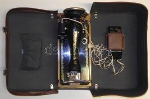 Régi szovjet gyártmányú üzemképes elektromos táska varrógép