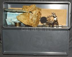 Régi szovjet gyártmányú üzemképes elektromos táska varrógép