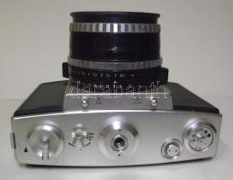 Pentina márkájú régi fényképezőgép tokkal