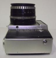 Pentina márkájú régi fényképezőgép tokkal