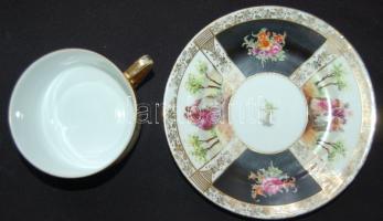 Régi osztrák porcelán teás csésze kistányérral gazdagon aranyozva és díszítve / Chinaware tea-cup an...