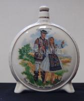 Román népviseleti mintával díszített marosvásárhelyi porcelán kulacs parafa dugóval / Chinaware flask with Romanina folklore scene 19cm