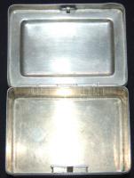 Kis fém ékszeres ládika kulcs nélkül 6x8,5x11cm