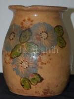 Virágokkal díszített régi kerámia népi kancsó 19cm magas