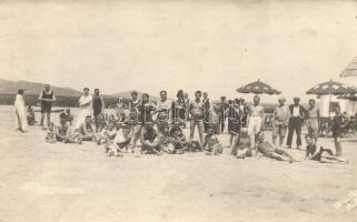 Velencei-tó fürdőzők photo