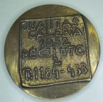 DN. "Qualitas Galéria" bronz emlékplakett (d=50mm) T:1-