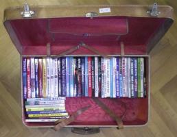 Evelyn Marsh 44 db bűnügyi regény. Mind dedikálva! Jó állapotú disznóbőr kofferban.