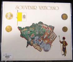 Vatikán 2001. 20L + 200L + 500L + 1000L nagyalakú bélyeges, fényképes souvenir szettben T:1 /
Vatic...
