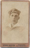 cca 1900 Magyar kir. Folyamőrség matróz keményhátú fotó. Szenes Márton fótoja / Hungarian Danube fleet soldier photo 7x9 cm