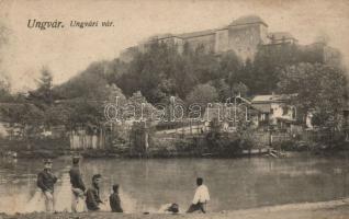 Ungvár castle with soldiers (EK)