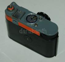 OMO márkájú régi fényképezőgép tokban