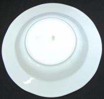 Apró virágokkal díszített Zsolnay jelzett porcelán tétel: 6db mélytányér, 1db pecsenyés tál, és egy ...