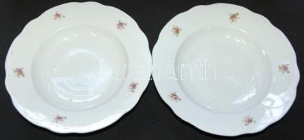 Apró virágokkal díszített Zsolnay jelzett porcelán tétel: 6db mélytányér, 1db pecsenyés tál, és egy ...