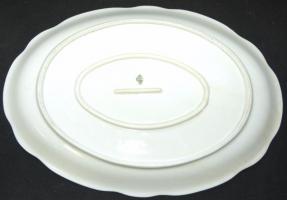 Apró virágokkal díszített Zsolnay jelzett porcelán tétel: 6db mélytányér, 1db pecsenyés tál, és egy ...