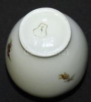 Apró virágokkal díszített Zsolnay jelzett porcelán tétel: 6db mélytányér, 1db pecsenyés tál, és egy ...