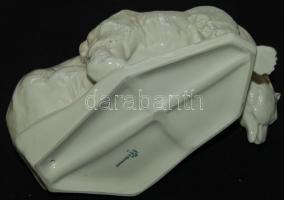 2 db jegesmedvét ábrázoló porcelán figura / Chinaware polar bears figure 25x20x19cm