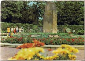 14 db lengyel, 2 db csehszlovák, 2 db bulgár, 4 db NDK, modern városképes képeslap, a legtöbb légiposta ragjeggyel