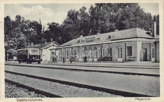 Balatonszemes vasútállomás sínautóbusszal