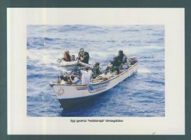 10db klf fotó a jelenlegi szomáliai kalózkodásról