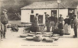 Biarritz sardine market, fishermen