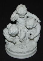 3 gyermeket ábrázoló festetlen jelzés nélküli sorszámozott porcelán figura / Unpainted numbered chinaware figure 15cm