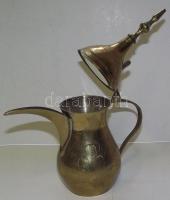 Dekoratív arab vésett réz teakiöntő 23cm magas