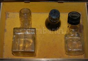 Fém borítású, könyv formájú fadoboz 3 régi tintatartóval