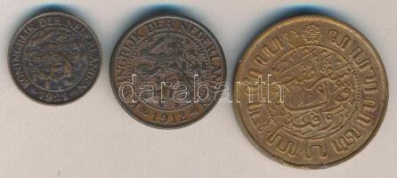 Hollandia 1912. 2 1/2c + 1921. 1c + Holland Kelet-India 1945. 2 1/2c T:2,2- /
Netherlands 1912. 2 1/...