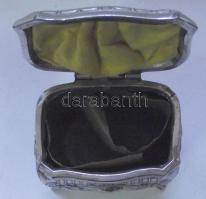 Kis fém ékszertartó doboz 9x10x7cm