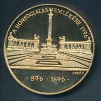 1996. "Árpád Nagyfejedelem / A honfoglalás emlékére" aranyozott ffém emlékérem (d=43mm) Sz...