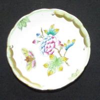 Viktória-mintás Herendi porcelán tálka / Herend chinaware tray d: 10 cm