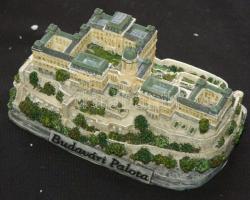 Zsűrizett sorszámozott Budavári palota makett eredeti dobozában