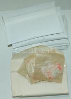 Néhány 1.000db magyar ajánlási ragjegy szétválogatva cipősdobozban