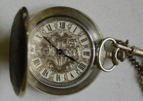 Vadászjelenetet ábrázoló modern mechanikus zsebóra lánccal / Modern hunting pocket watch