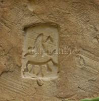 Festett kerámia lányka figura 13cm magas