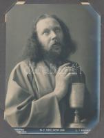 1910 Az oberammergaui passiójátékok Anton Lang szereplésével. 30 darab fotót tartalmazó mappa (egy fotón foltok) / Passion-act of Oberammergau, featuring Anton Lang. Booklet with 30 photos (stain on one photo) 23x18 cm