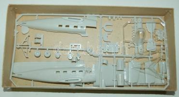 Aero-C3 típusú repülőgép makett minden darabbal, matricákkal és leírással eredeti dobozban