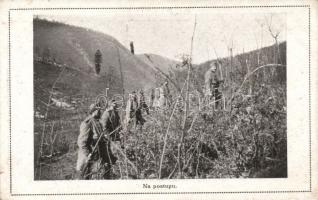 Military WWI soldiers on a slope (fl)