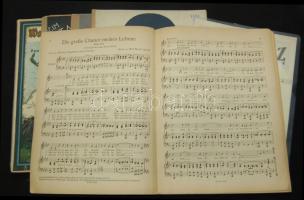 5db régi német kotta és pár zenével kapcsolatos papír (színházi plakát és Hangszerkereskedelmi levél...