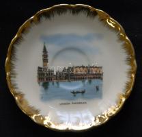 11db Korondi és Karcagi festett kerámia tányér + Velencei porcelán emléktálka + Hollóházi jelzett ki...