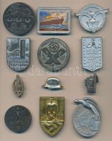 Vegyes ókori kínai bronzpénzek, több díszlapon vagy karikára fűzve dobozban, garancia nélkül! T:vegy...