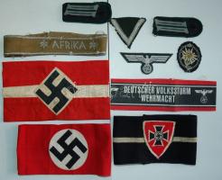 Vegyes ókori kínai bronzpénzek, több díszlapon vagy karikára fűzve dobozban, garancia nélkül! T:vegy...