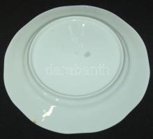 Nagy vegyes porcelán tétel: Zsolnay hamutál, Hollóházi váza, figurák, kistányérok és egyéb jobb dara...