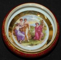 Gazdagon díszített és aranyozott jelzés nélküli porcelán bonbonier / Chinaware bonbonier 9x6cm