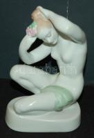 Kézzel festett porcelán szépítkező nő / Chinaware figure 14cm