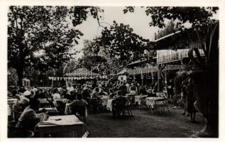 Balatonkenese üdülő, kávéház kerthelyiség