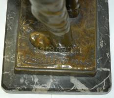 1926 Zászlós István (1895-1976): Ivó parasztember Bronz, márvány talapzaton. Jelzett. / Istvan Zaszl...