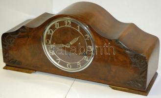 XIX. sz. vége: Zenélő kandalló-óra. Müködőképes. Javított számlappal / Fireplace-clock. Plays music. Works well 60x25 cm