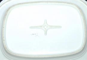 XIX. sz. Kézzel festett porcelán pecsenyéstál 3 tányérral (egyiken apró  hibák) / XIX. century hand ...