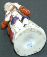 Furulyázó embert ábrázoló kézzel festett Alt-Wien porcelán figura / Alt-Wien chinaware figure 7cm